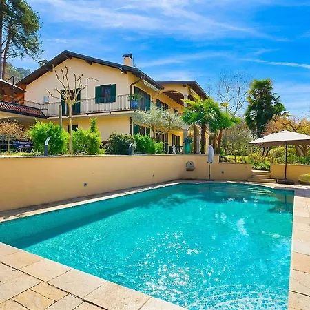 Welcoming With Pool & Lakeview! - Emilia * Ranco