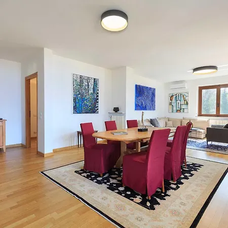 Welcoming With Pool & Lakeview! - Emilia Ranco