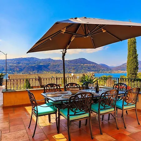 Welcoming With Pool & Lakeview! - Emilia Willa